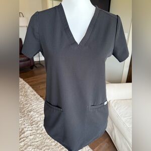 Figs XS Black Scrub Technical Collection Two Pocket Top